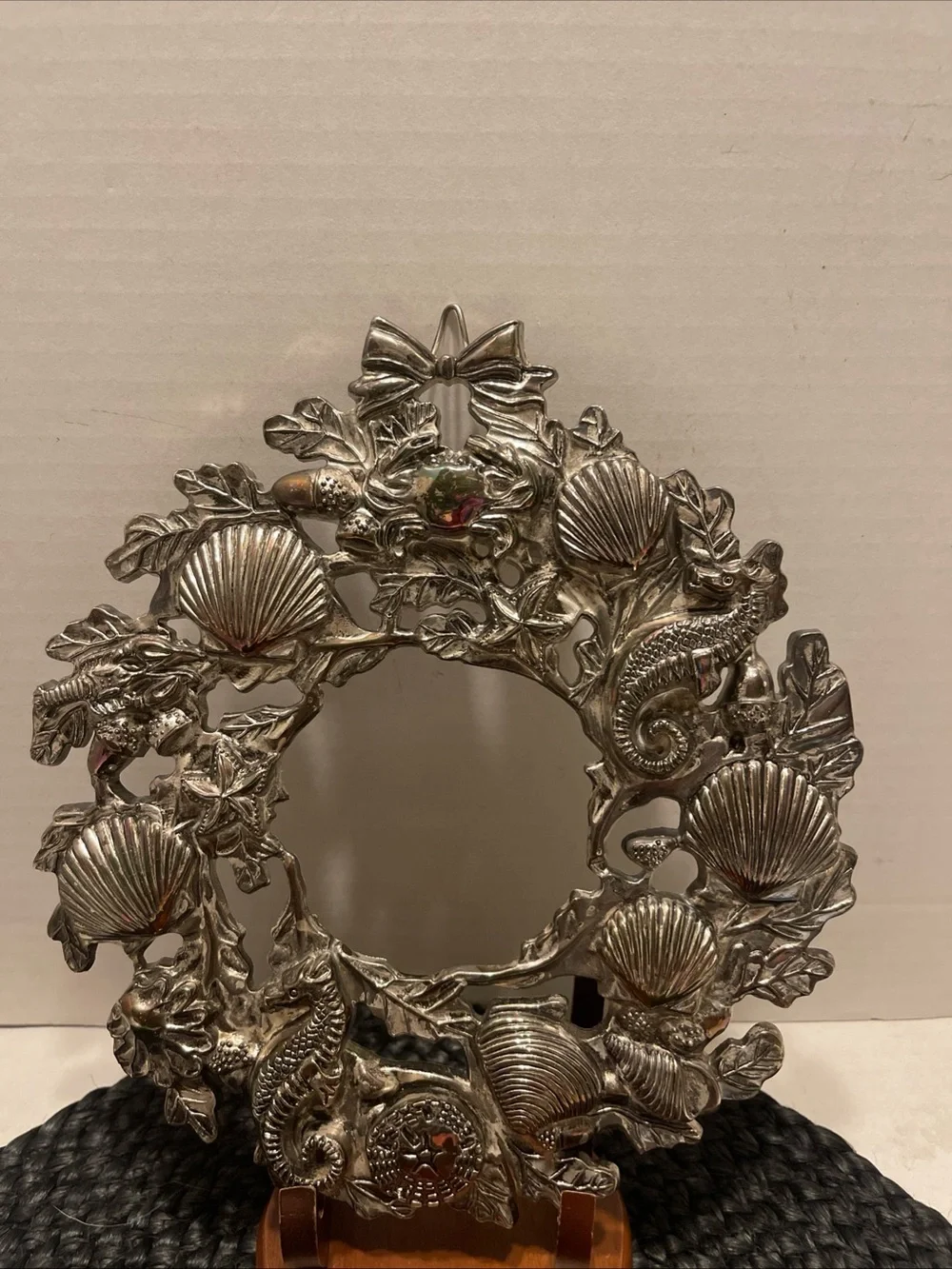 Vintage Ornate Silver Shell & Seahorse Decorative Wall wreath